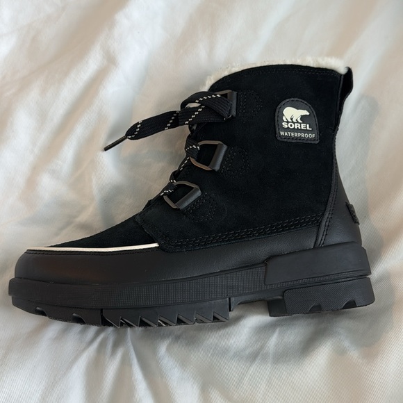 New with tags Sorel waterproof boots - Picture 2 of 4